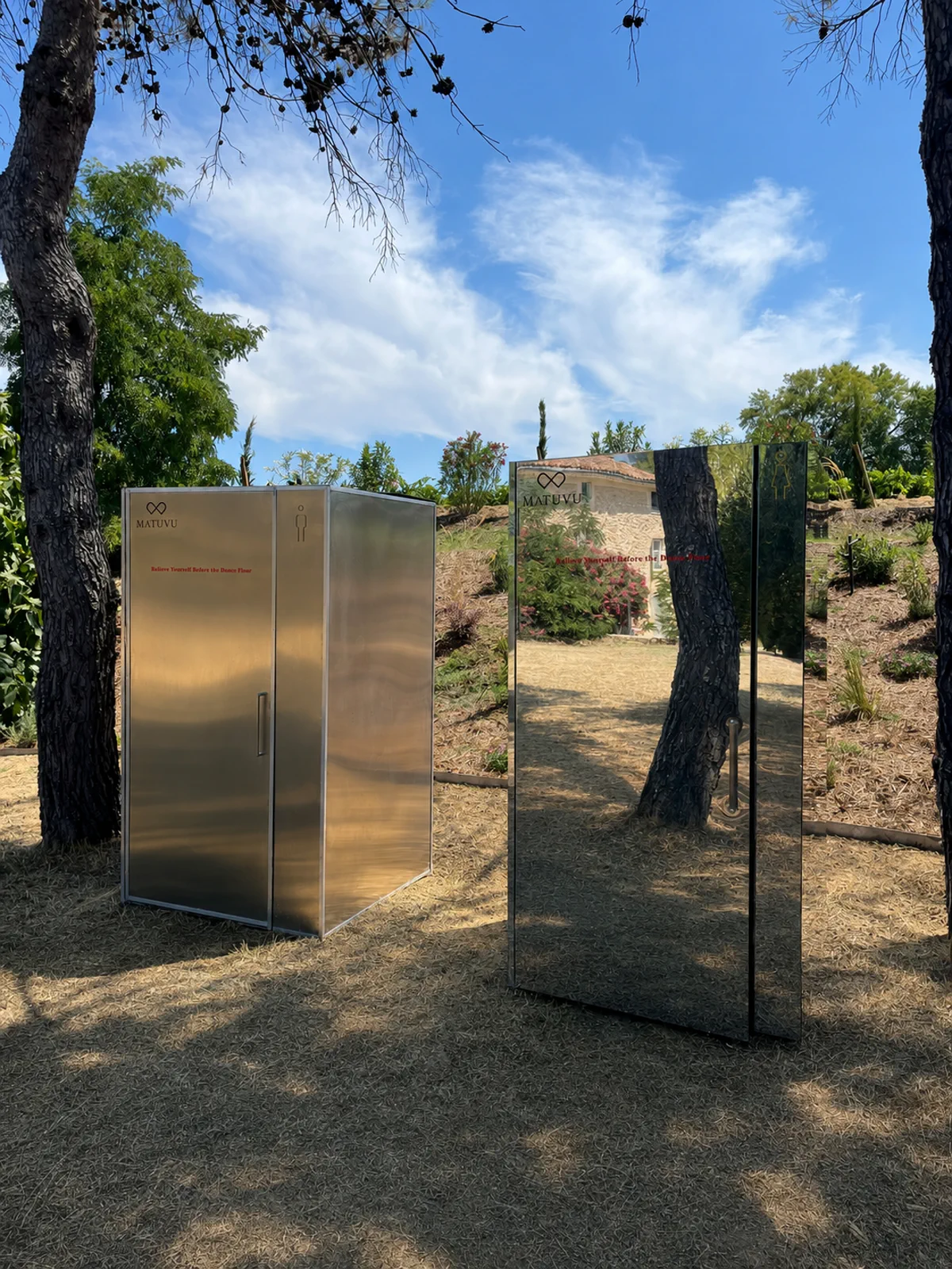 Toilettes autonomes MATUVU installées dans un domaine provençal